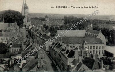 Carte postale ancienne Vue prise du haet du Beffroi — Bergues (Nord)
