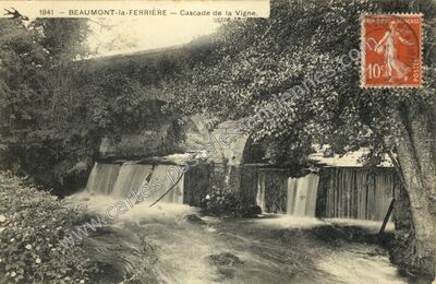 Carte postale ancienne Cascade de la Vigne — Beaumont-la-Ferrière (Nièvre)