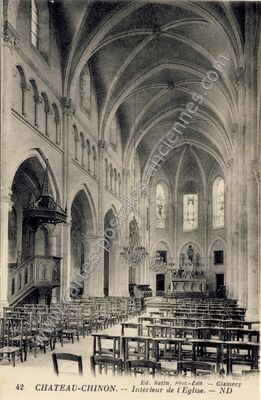 Carte postale ancienne Intérieur de l'Eglise — Chateau Chinon (Nièvre)