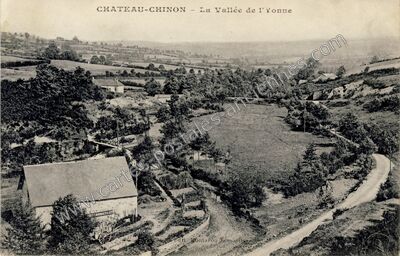 Carte postale ancienne La Vallée de l'Yonne — Chateau Chinon (Nièvre)