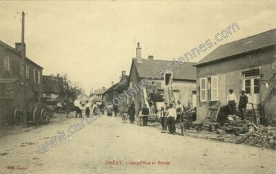 Carte postale ancienne Grand'Rue et Postes — Onlay (Nièvre)