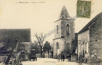 Carte postale ancienne L'Eglise et la Place — Beuvron (Nièvre)