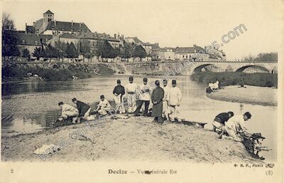 Carte postale ancienne Vue générale Est — Decize (Nièvre)