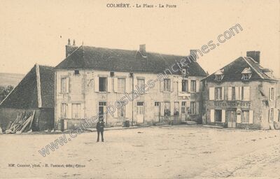 Carte postale ancienne La Place - La Poste — Colméry (Nièvre)
