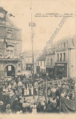 Carte postale ancienne Fête de Saint-Seine. Le Mât de Cocagne — Corbigny (Nièvre)