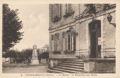 Carte postale ancienne La Mairie - Le Monument aux Morts — Fourchambault (Nièvre)