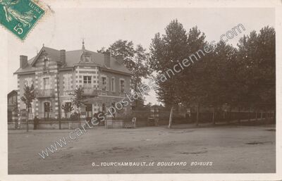 Carte postale ancienne Le Boulevard Boigues — Fourchambault (Nièvre)