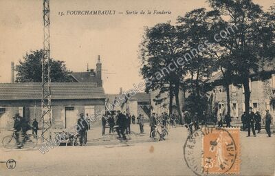 Carte postale ancienne Sortie de la Fonderie — Fourchambault (Nièvre)