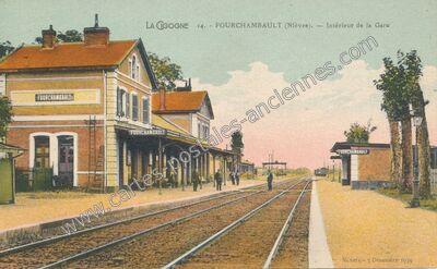 Carte postale ancienne Intérieur de la Gare — Fourchambault (Nièvre)