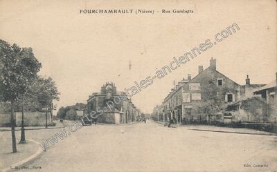 Carte postale ancienne Rue Gambetta — Fourchambault (Nièvre)