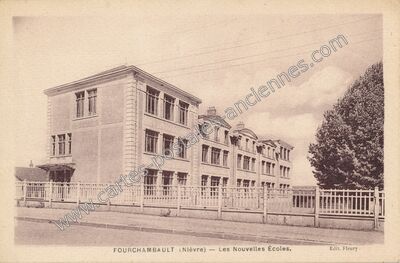 Carte postale ancienne Les Nouvelles Écoles — Fourchambault (Nièvre)