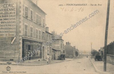 Carte postale ancienne Rue du Pont — Fourchambault (Nièvre)