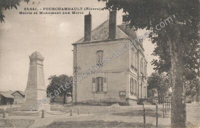 Carte postale ancienne Mairie et Monument aux Morts — Fourchambault (Nièvre)