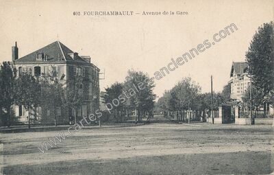 Carte postale ancienne Avenue de la Gare — Fourchambault (Nièvre)