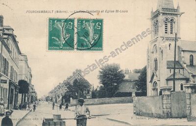 Carte postale ancienne La Rue Gambetta et Eglise St-Louis — Fourchambault (Nièvre)