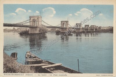 Carte postale ancienne La Loire - Le Pont suspendu — Fourchambault (Nièvre)