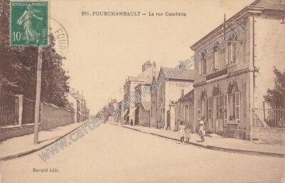 Carte postale ancienne La rue Gambetta — Fourchambault (Nièvre)