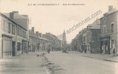 Carte postale ancienne Rue du 4-Septembre — Fourchambault (Nièvre)