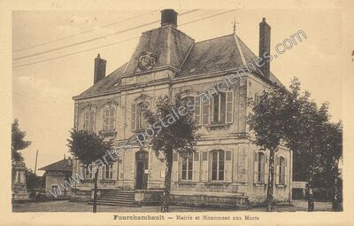 Carte postale ancienne Mairie et Monument aux Morts — Fourchambault (Nièvre)