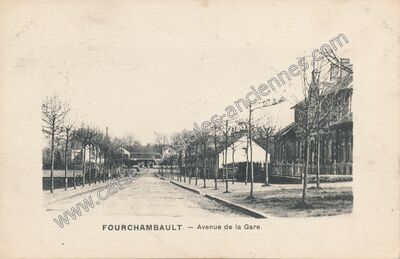 Carte postale ancienne Avenue de la Gare — Fourchambault (Nièvre)