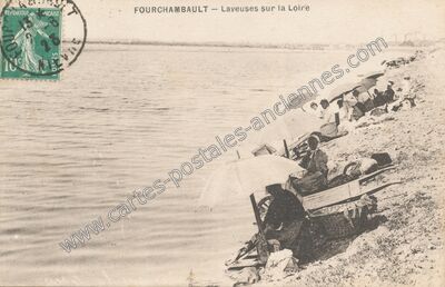 Carte postale ancienne Laveuses sur la Loire — Fourchambault (Nièvre)