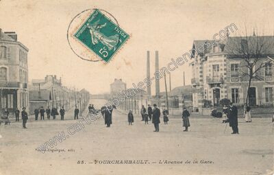 Carte postale ancienne L'Avenue de la Gare — Fourchambault (Nièvre)