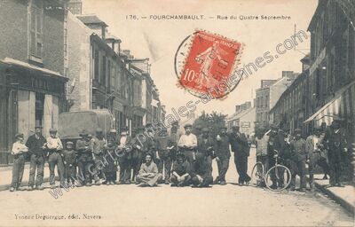 Carte postale ancienne Rue du Quatre Septembre — Fourchambault (Nièvre)