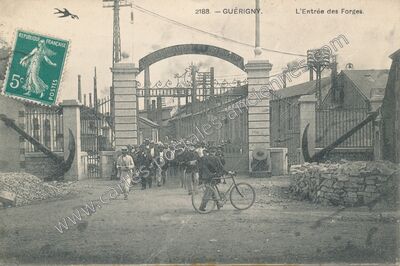Carte postale ancienne L'Entrée des Forges — Guérigny (Nièvre)