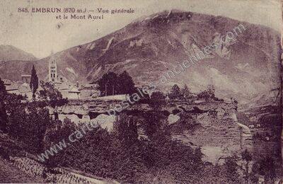Carte postale ancienne Vue générale et le Mont Aurel — Embrun (Hautes-Alpes)