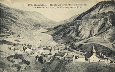 Carte postale ancienne Route de Grenoble à Briançon, La Grave, au fond, le Combeynot — La Grave (Hautes-Alpes)