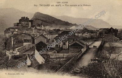 Carte postale ancienne Vue centrale et le Château — Tallard (Hautes-Alpes)