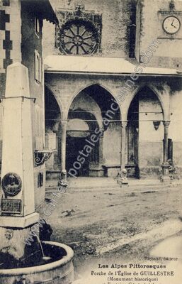 Carte postale ancienne Porche de l'Église — Guillestre (Hautes-Alpes)
