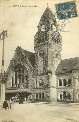 Carte postale ancienne Portail de la Gare — Metz (Moselle)
