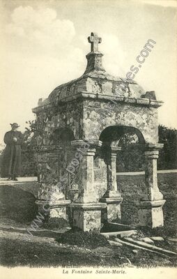 Carte postale ancienne La Fontaine Sainte-Marie — Le Guerno (Morbihan)