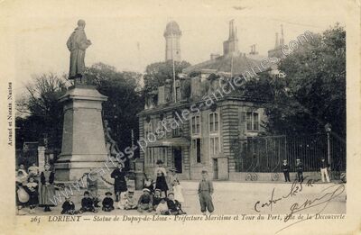 Carte postale ancienne Statue de Dupuy-de-Lome - Préfecture Maritime et Tour du Port, dite de la Découverte — Lorient (Morbihan)