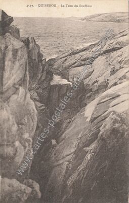 Carte postale ancienne Le Trou du Souffleur — Quiberon (Morbihan)
