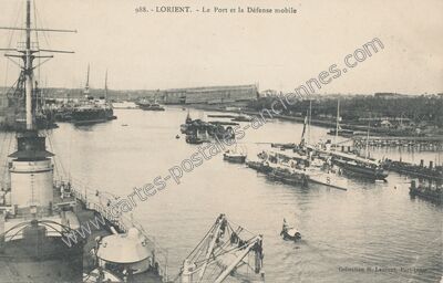 Carte postale ancienne Le Port et la Défense mobile — Lorient (Morbihan)