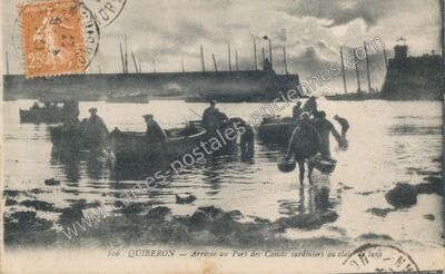 Carte postale ancienne Arrivée au Port des Canots sardiniers au clair de lune — Quiberon (Morbihan)