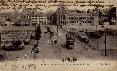 Carte postale ancienne Le Bassin du Commerce et la Rue de la Patrie — Lorient (Morbihan)