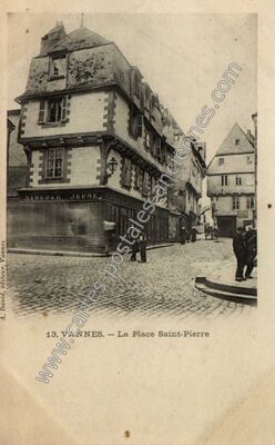 Carte postale ancienne La Place Saint-Pierre — Vannes (Morbihan)