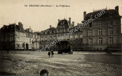 Carte postale ancienne La Préfecture — Vannes (Morbihan)