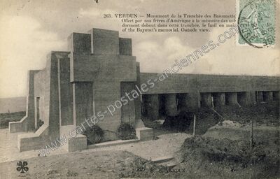 Carte postale ancienne Tranchee des Baionnettes — Douaumont (Meuse)