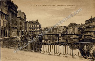 Carte postale ancienne Théâtre - Quai de la Comédie - Pont Beaurepaire — Verdun (Meuse)