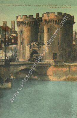 Carte postale ancienne Les ruines de la Grande Guerre — Verdun (Meuse)