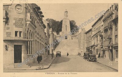 Carte postale ancienne Avenue de la Victoire — Verdun (Meuse)