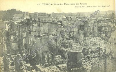 Carte postale ancienne Panorama des Ruines — Verdun (Meuse)