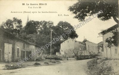 Carte postale ancienne La Guerre 1914-15 après les bombardements — Aubréville (Meuse)