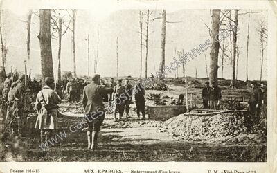Carte postale ancienne Enterrement d'un brave — Les Éparges (Meuse)