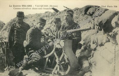 Carte postale ancienne La Guerre 1914-1915 - Canon-révolver dans une tranchée — Vauquois (Meuse)