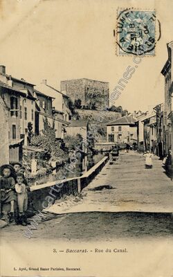 Carte postale ancienne Rue du Canal — Baccarat (Meurthe-et-Moselle)